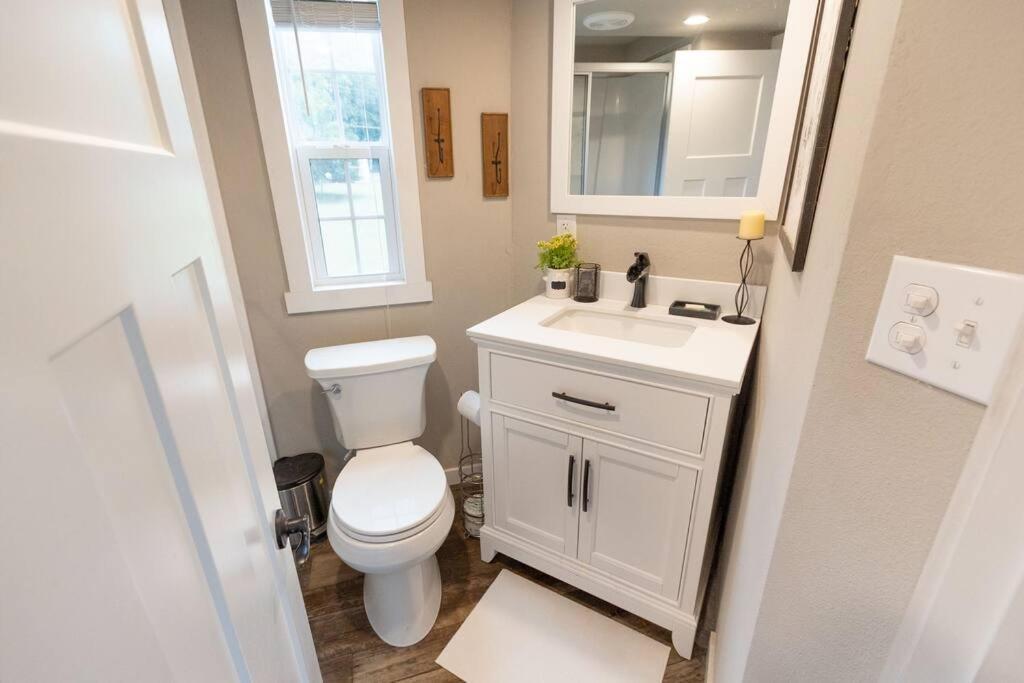 Pet Friendly Tiny House Rental With New Access To Guadalupe River Nbtx New Braunfels Exterior foto