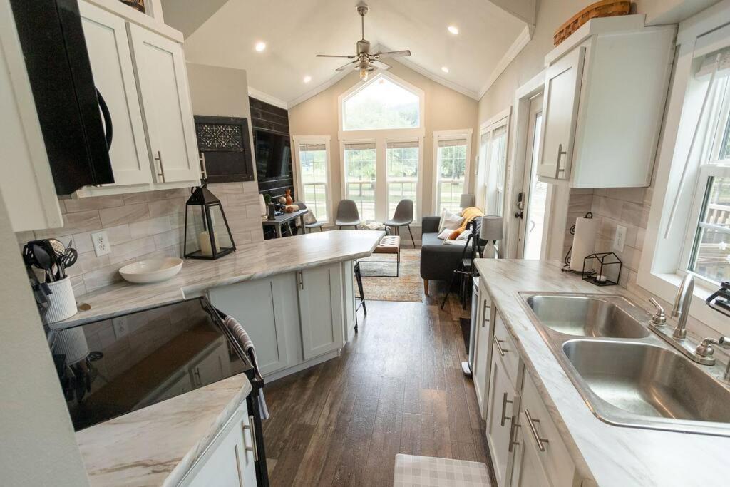 Pet Friendly Tiny House Rental With New Access To Guadalupe River Nbtx New Braunfels Exterior foto