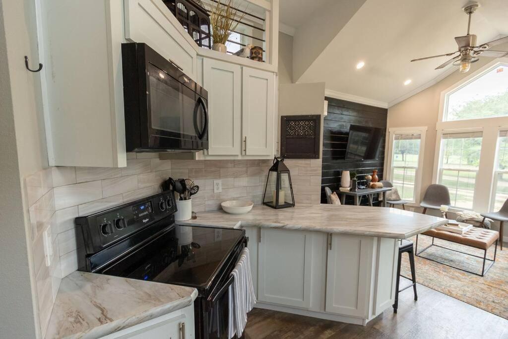 Pet Friendly Tiny House Rental With New Access To Guadalupe River Nbtx New Braunfels Exterior foto